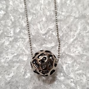 ❤Round Hollow Ball Charm Necklace.